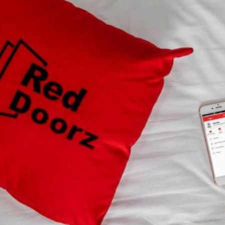 Reddoorz Plus Near Rs Rk Charitas 2 Palembang Dış mekan fotoğraf