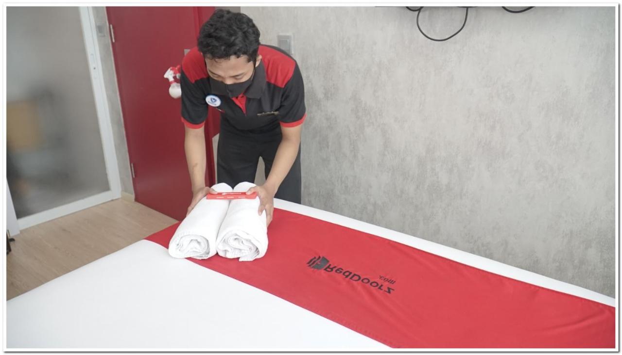Reddoorz Plus Near Rs Rk Charitas 2 Palembang Dış mekan fotoğraf