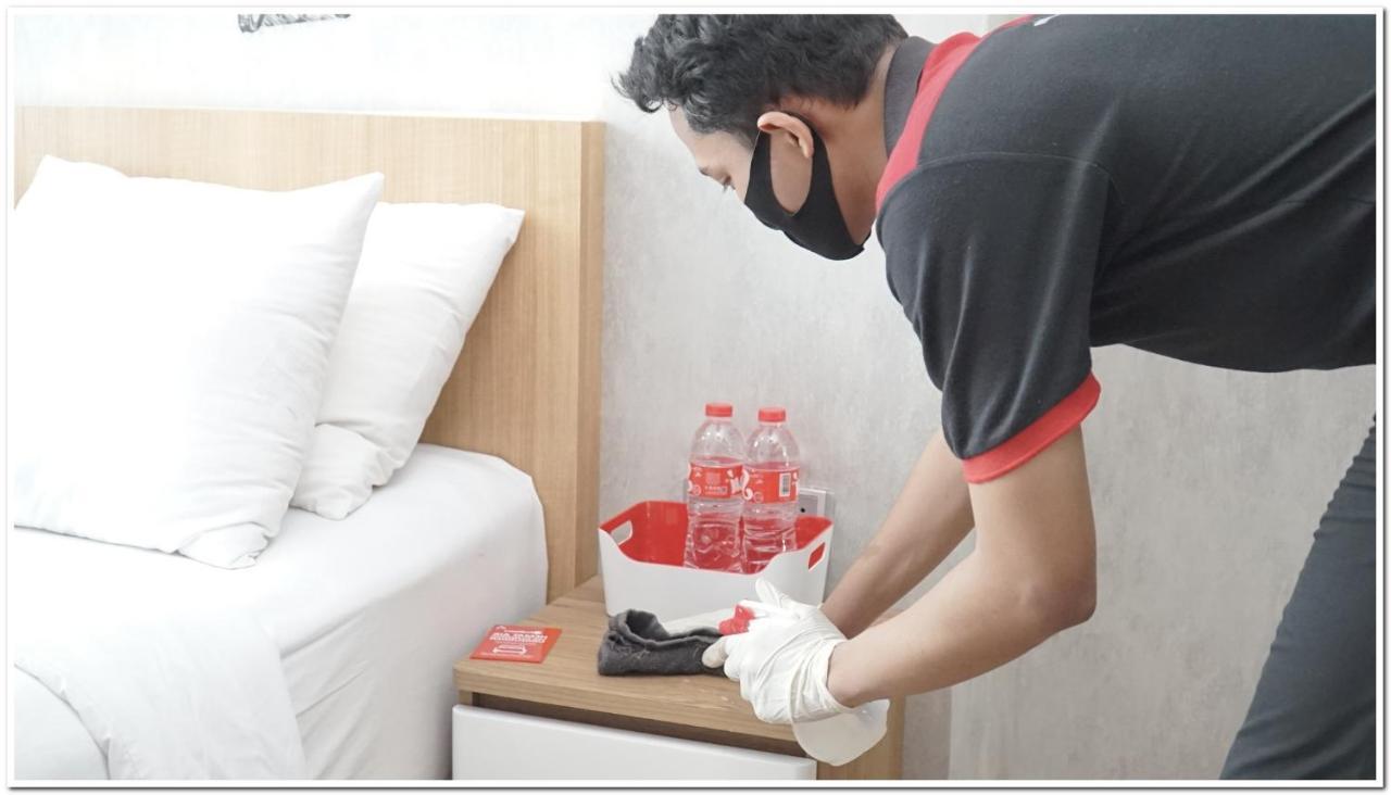 Reddoorz Plus Near Rs Rk Charitas 2 Palembang Dış mekan fotoğraf