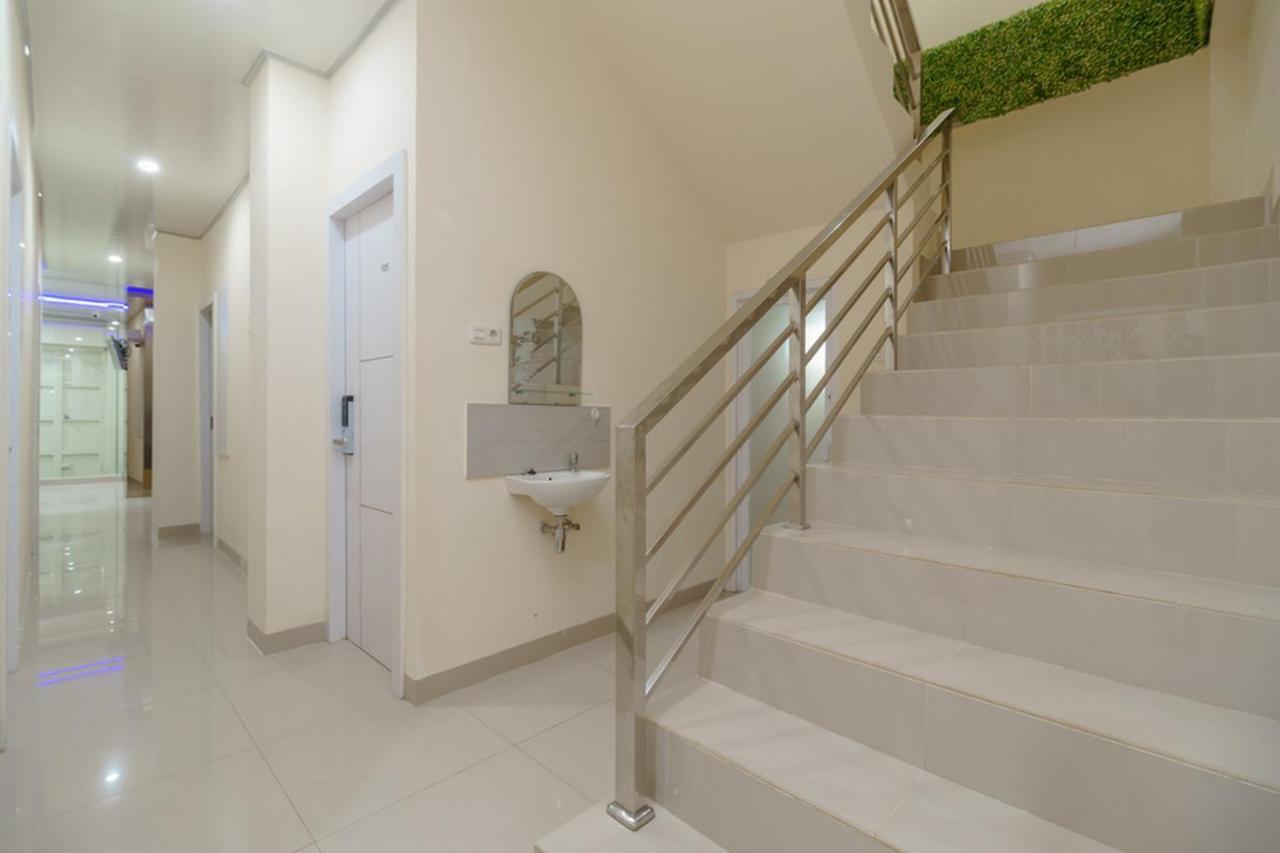 Reddoorz Plus Near Rs Rk Charitas 2 Palembang Dış mekan fotoğraf