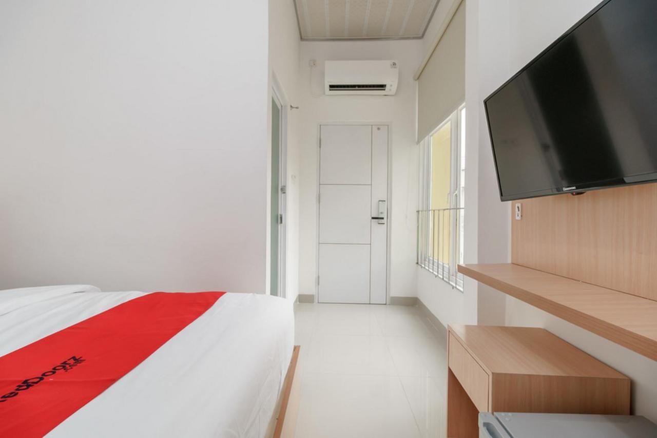 Reddoorz Plus Near Rs Rk Charitas 2 Palembang Dış mekan fotoğraf