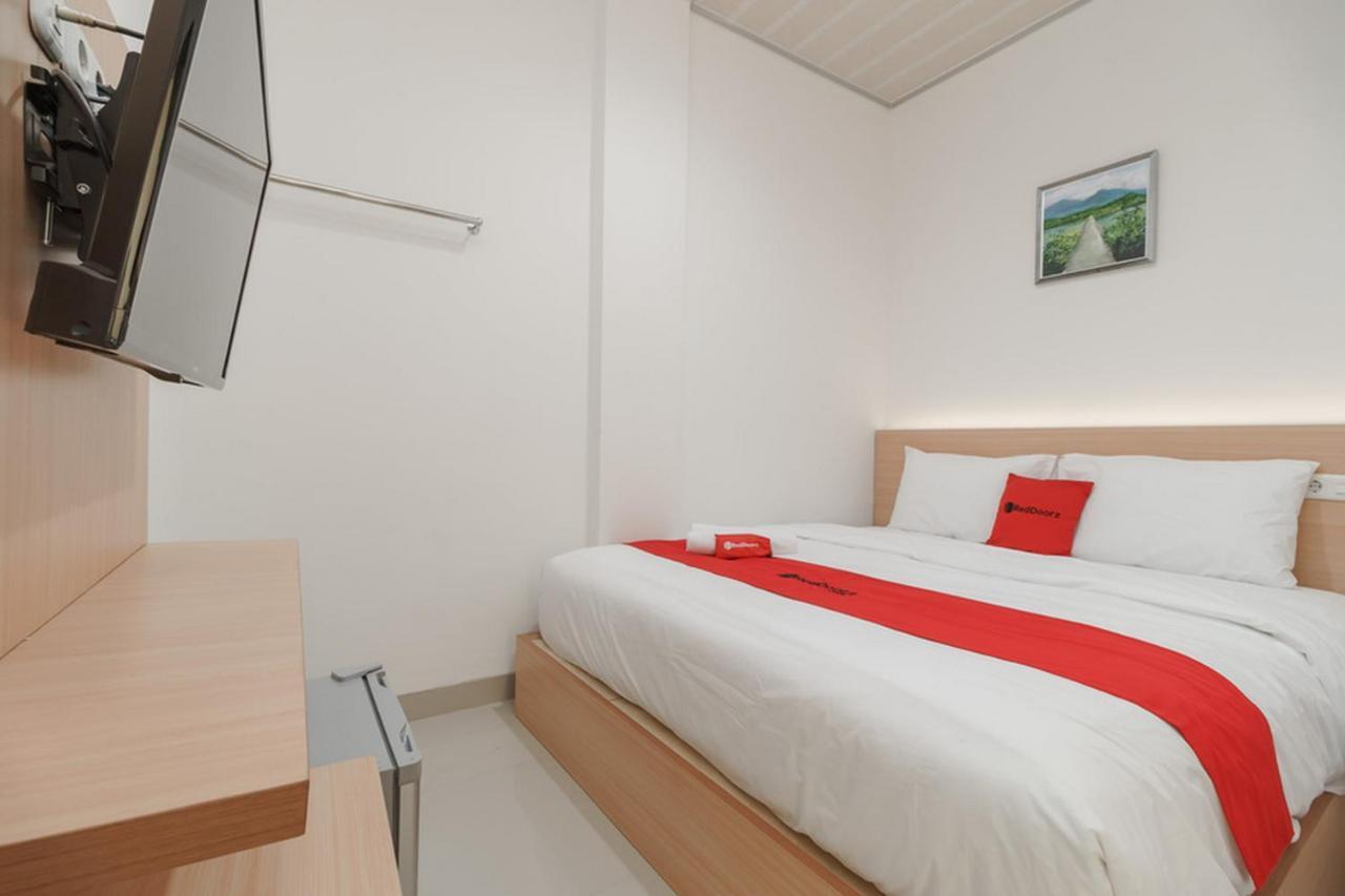 Reddoorz Plus Near Rs Rk Charitas 2 Palembang Dış mekan fotoğraf